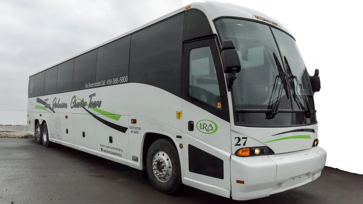 Charter Bus 27 Front (Exterior)
